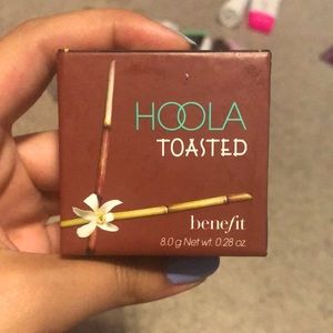 Hoola bronzer in shade Toasted